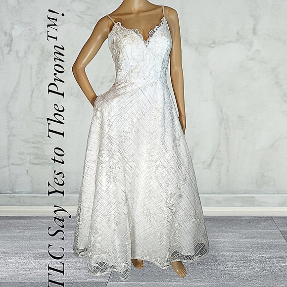 TLC Say Yes to The Prom OFFICIAL Featured licensed TV brand Size 3 4 full